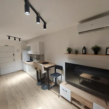 Anna Srebrno Jezero *