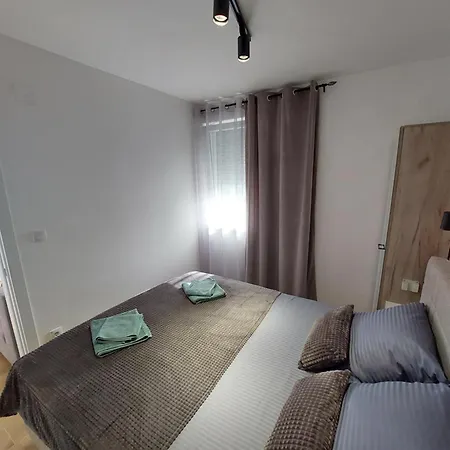 Anna Srebrno Jezero Veliko Gradiste