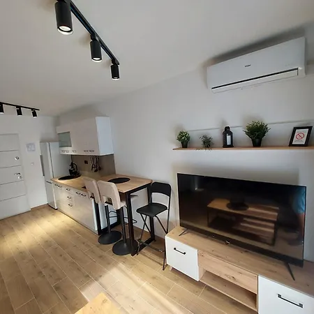 Anna Srebrno Jezero *