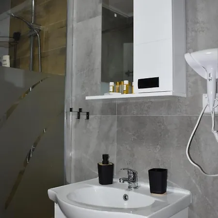 Anna Srebrno Jezero *