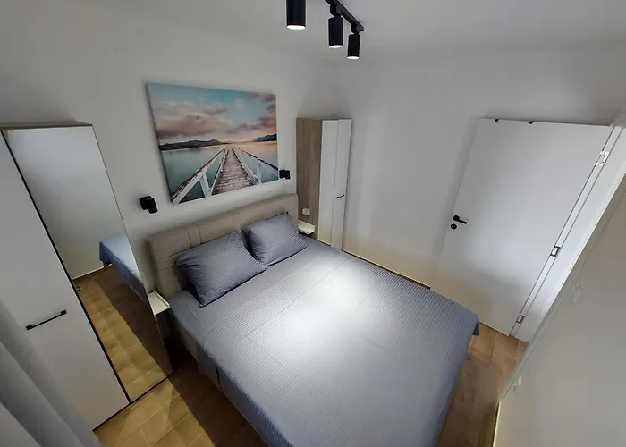 Anna Srebrno Jezero Lejlighed *