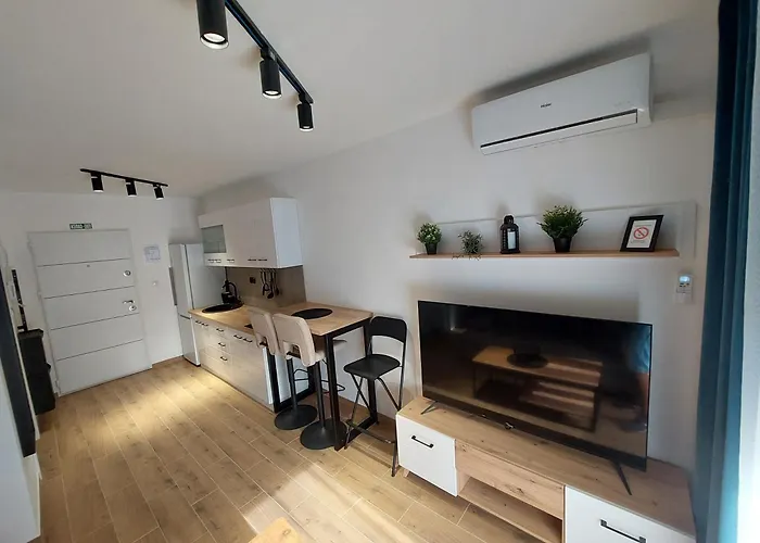 Anna Srebrno Jezero *