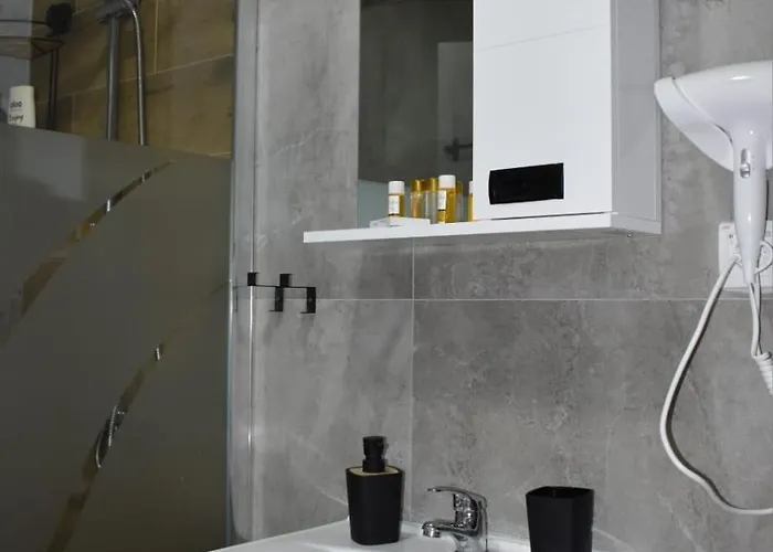 Anna Srebrno Jezero *